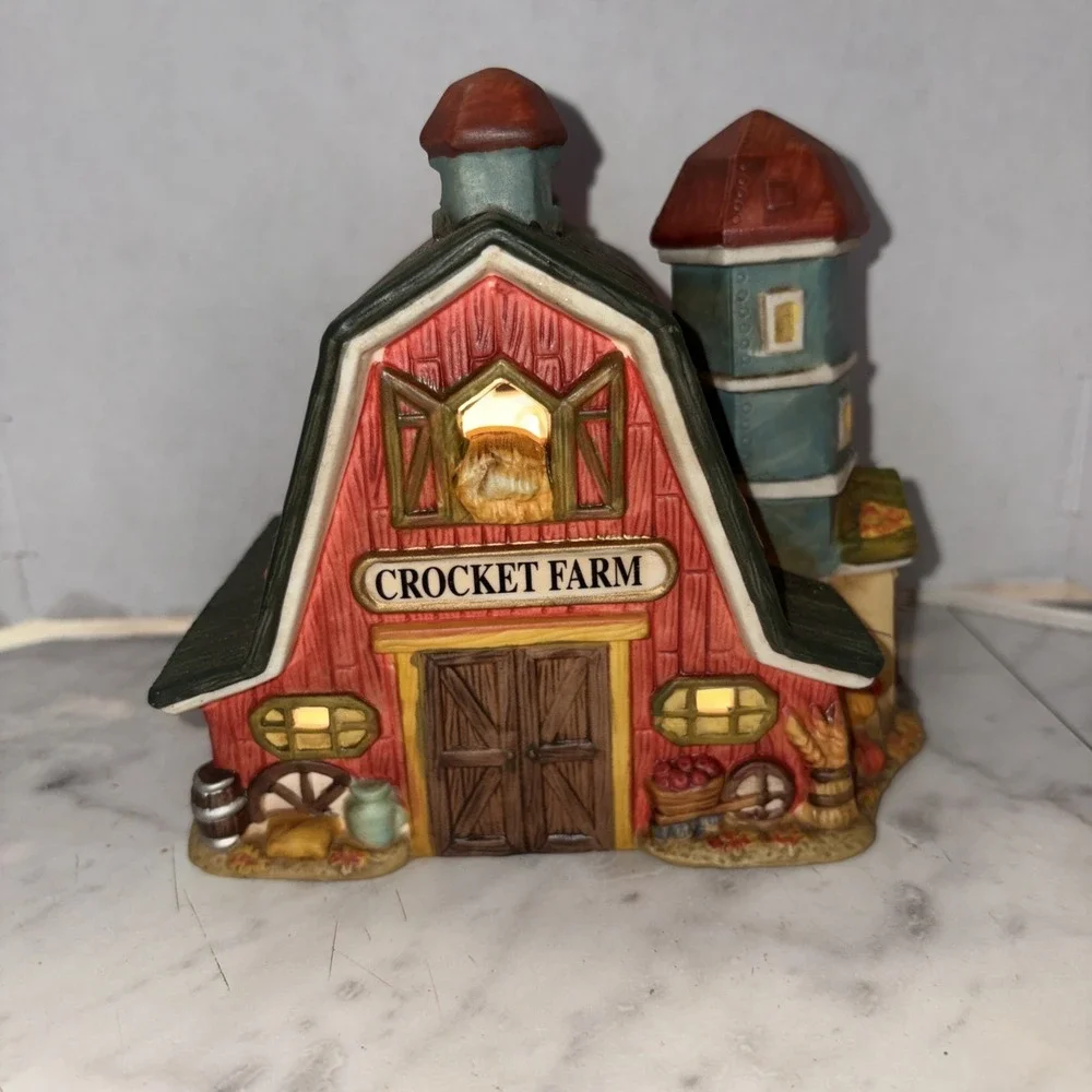 Light Up Crocket Farms Porcelain Barn w/ New Cord Light. Apples Pumpkins Hay